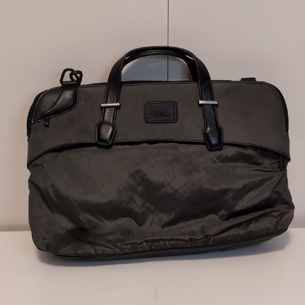 Tumi Virtue Victory Slim Gray Laptop Briefcase
